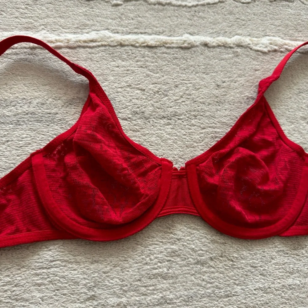 Like 🆕 Wacoal sheer sexy lacy floral bra